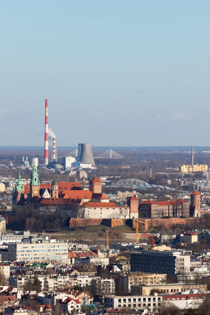 Wawel i elektrociepłownia w Łęgu. Kraków - panorama